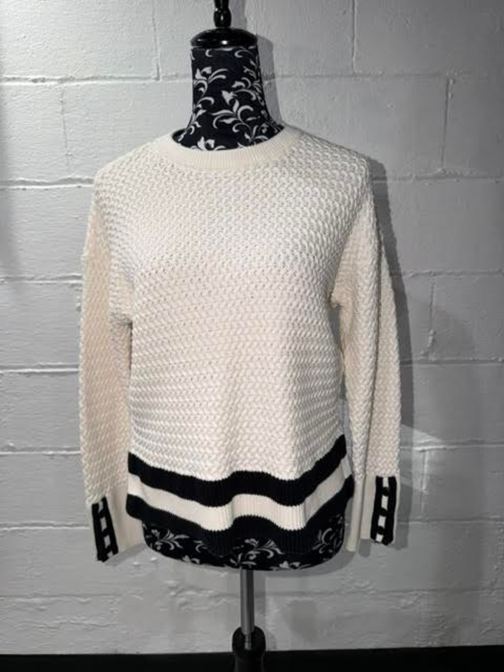 Lou & Grey Cream Textured Knit Sweater Black Striped Hem Size Small Cotton